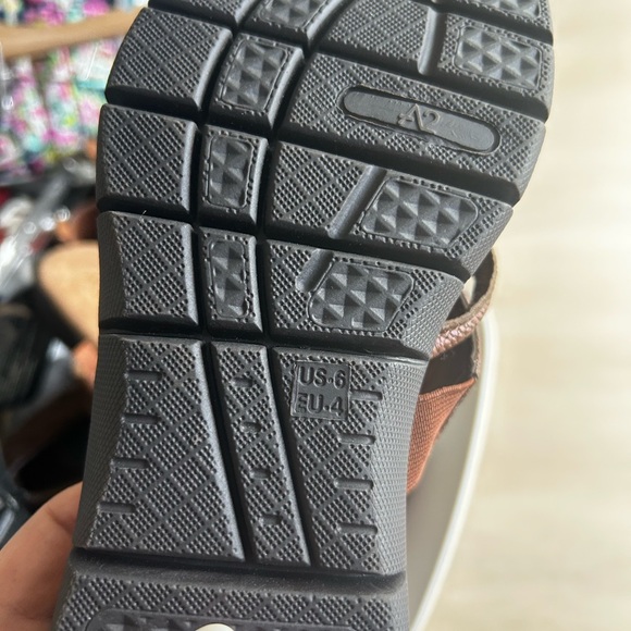 AEROSOLES Brown Women's Sandals Size 6 Cushioned Insoles - Picture 5 of 8